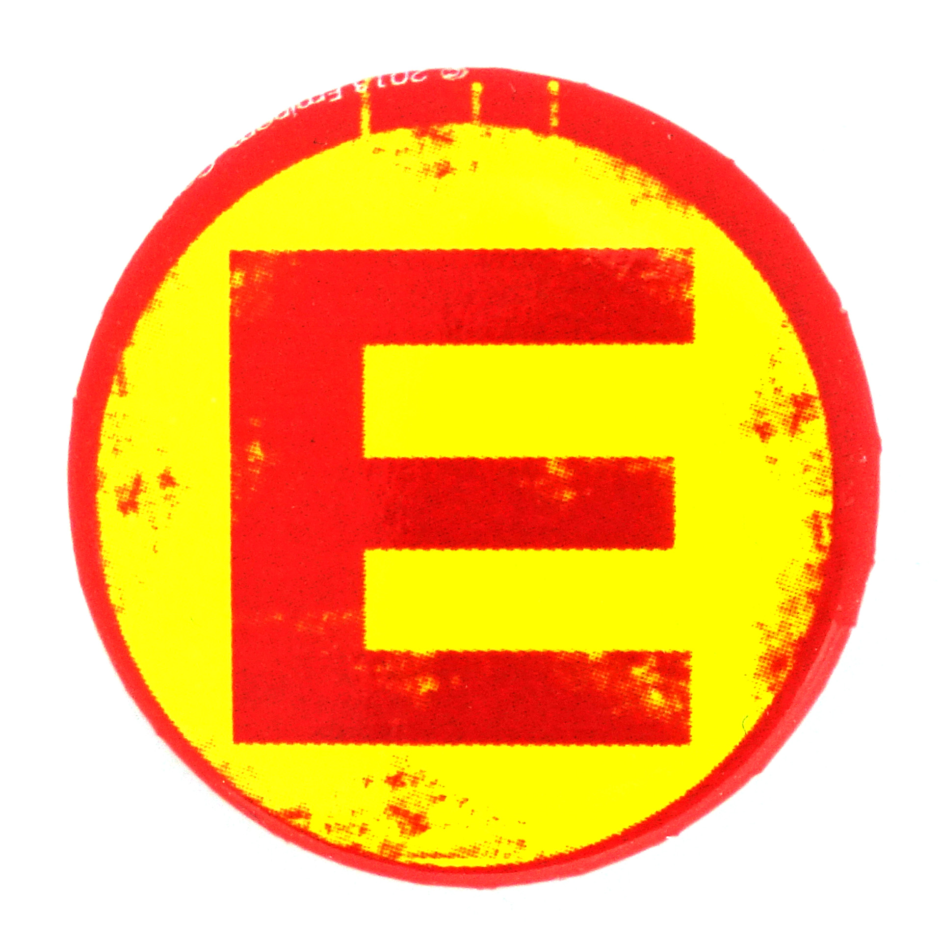 Eminem Button Buchstabe "E" rot